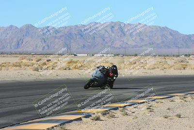 media/Jan-10-2025-CVMA Friday Practice (Fri) [[489e0da257]]/Group 4 and Trackday/Session 2 (Turn 4 Inside)/